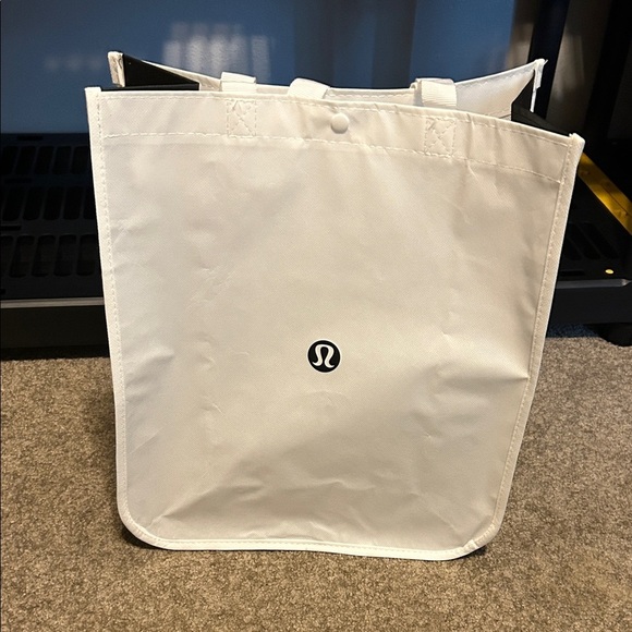 lululemon athletica White Tote Bag. - Picture 1 of 1